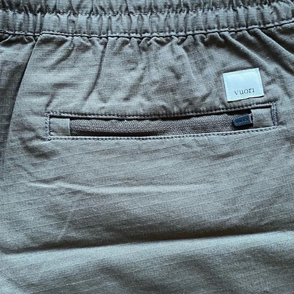 NWT Vuori Vintage Ripstop Shorts in Dark Oregano - Picture 8 of 10